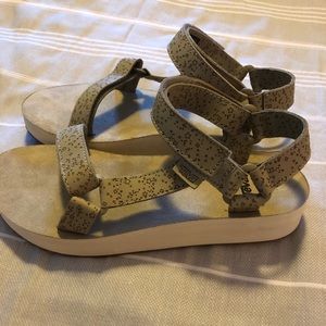 Teva Midform Universal Platform Size 8 Stars